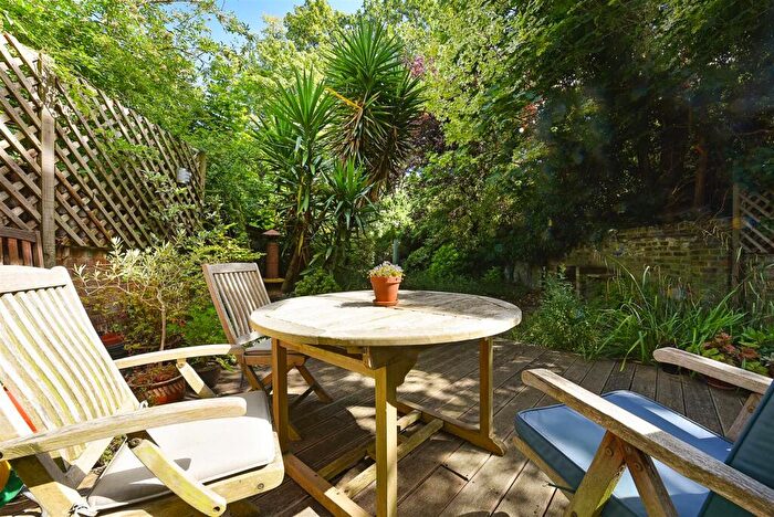 2 Bedroom Apartment For Sale In Quex Road, London, NW6