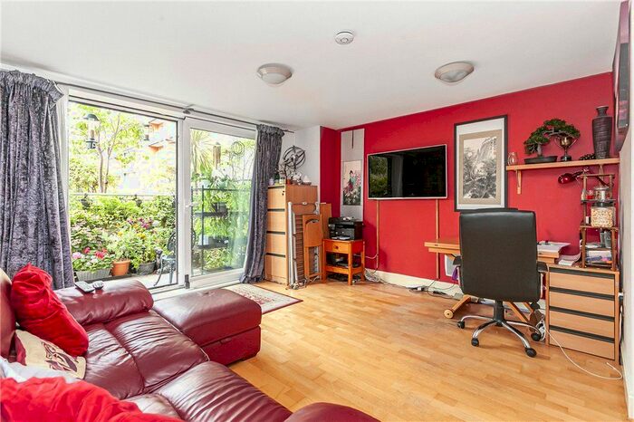 1 Bedroom Flat To Rent In Holland Gardens, Brentford, TW8