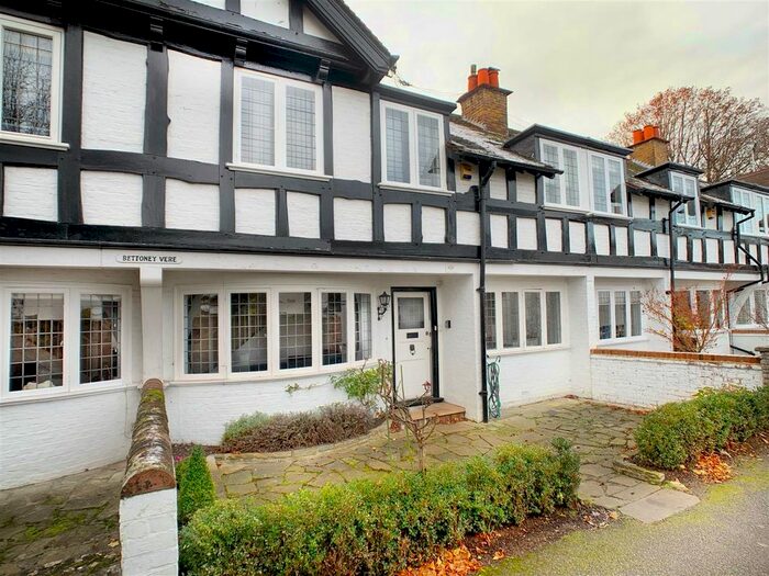 3 Bedroom Property To Rent In Bettoney Vere, Bray, Maidenhead, SL6