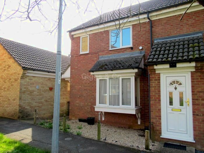 3 Bedroom End Of Terrace House To Rent In Begwary Close, Eaton Socon, PE19