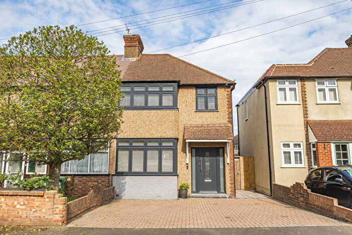 3 Bedroom End Of Terrace House For Sale In Clive Avenue, Crayford, Dartford, DA1