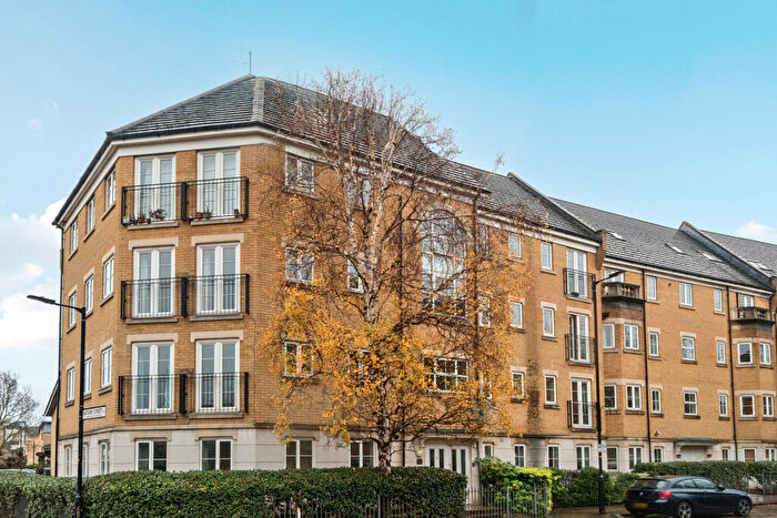 2 Bedroom Apartment For Sale In Kelly Avenue, London, SE15