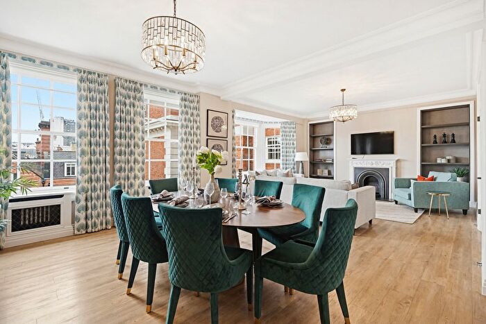 3 Bedroom Flat To Rent In Grosvenor Square, London, W1K