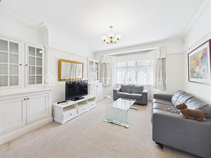 4 Bedroom Terraced House To Rent In Queens Drive, West Acton, W3