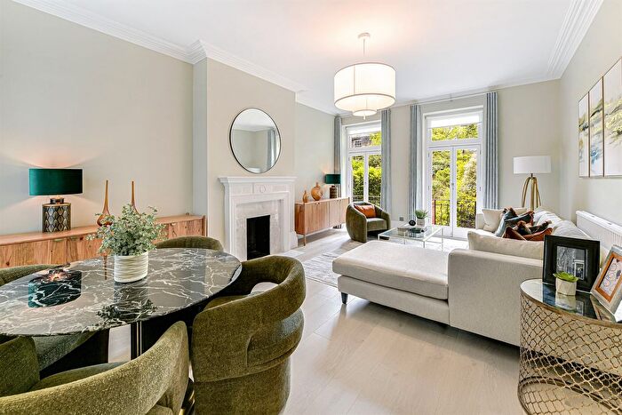 1 Bedroom Flat To Rent In Flat St George's Court, - Gloucester Road, London, SW7