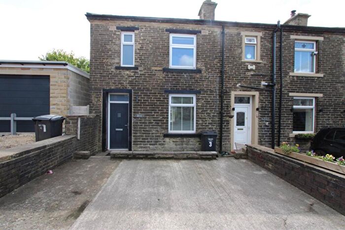 2 Bedroom Semi Detached House To Rent In Witchfield Hill, Shelf, Halifax, HX3