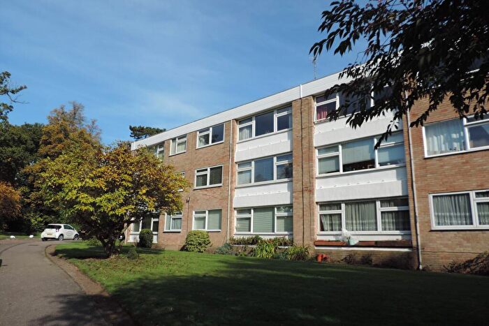 2 Bedroom Flat To Rent In Heathfield Close, Potters Bar, EN6