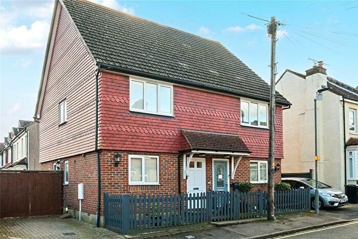 3 Bedroom Semi Detached House For Sale In Wiltshire Road, Orpington, BR6