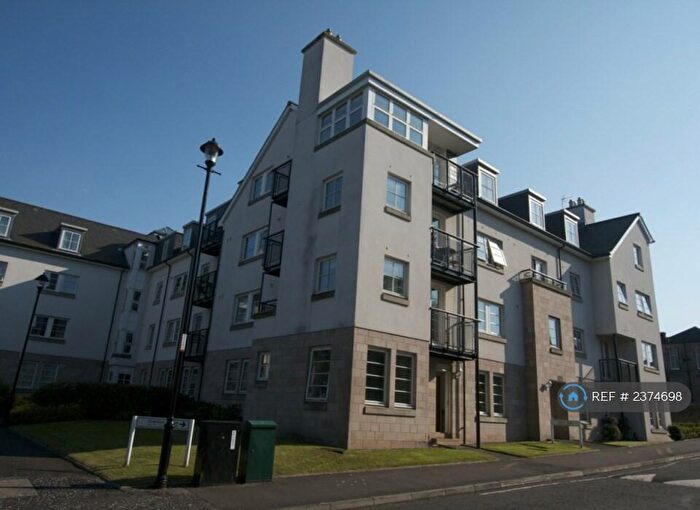 3 Bedroom Flat To Rent In Grierson House, Edinburgh, EH16