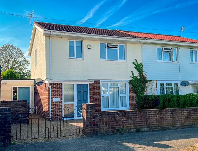 4 Bedroom Semi-Detached House For Sale In Merton Way, East Molesey Borders, KT8
