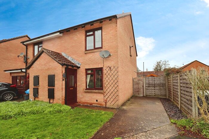 2 Bedroom Semi Detached House For Sale In Wytherlies Drive, Stapleton, Bristol, BS16