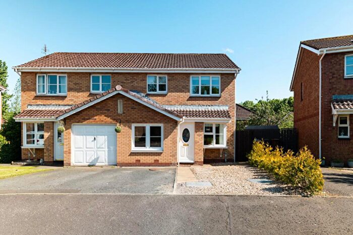 3 Bedroom Semi-Detached House For Sale In Kaims Gardens, Livingston Village, EH54