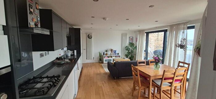 2 Bedroom Apartment For Sale In Trundleys Road, London, SE8