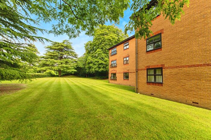 2 Bedroom Flat To Rent In Orphanage Road, Watford, WD24