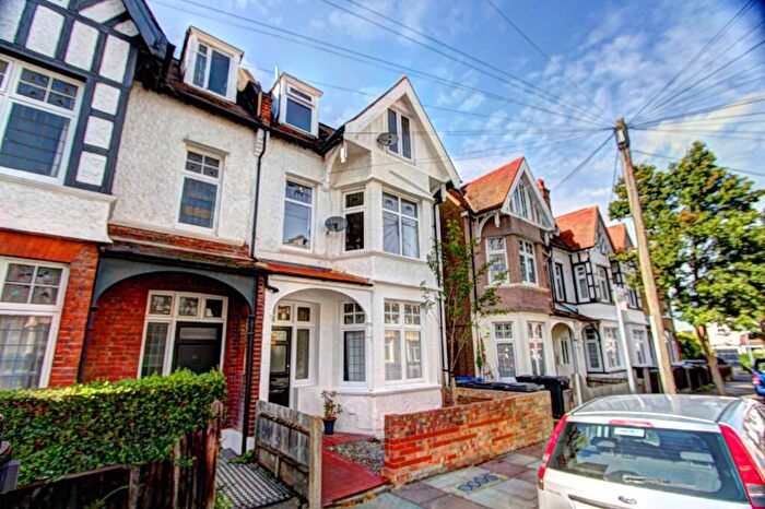 1 Bedroom Apartment To Rent In Guilford Avenue, Surbiton, KT5