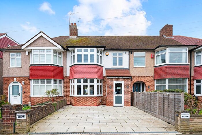 3 Bedroom Terraced House For Sale In Hillcross Avenue, Morden, SM4