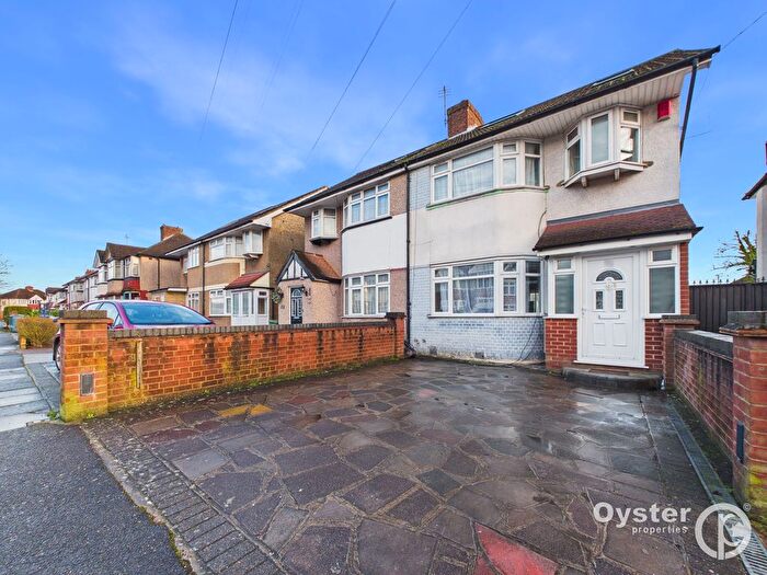 4 Bedroom Semi Detached House To Rent In Clydesdale Avenue, Stanmore, HA7