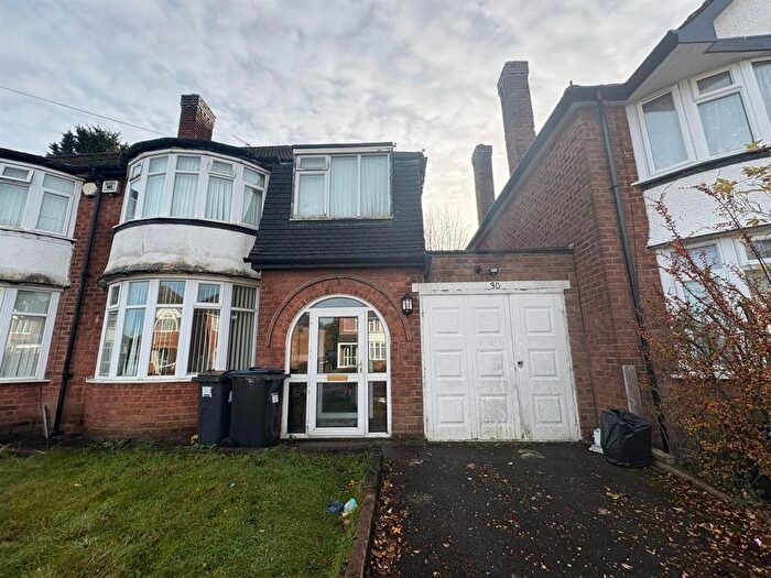3 Bedroom Semi Detached House To Rent In Pickwick Grove, Moseley, Birmingham, B13
