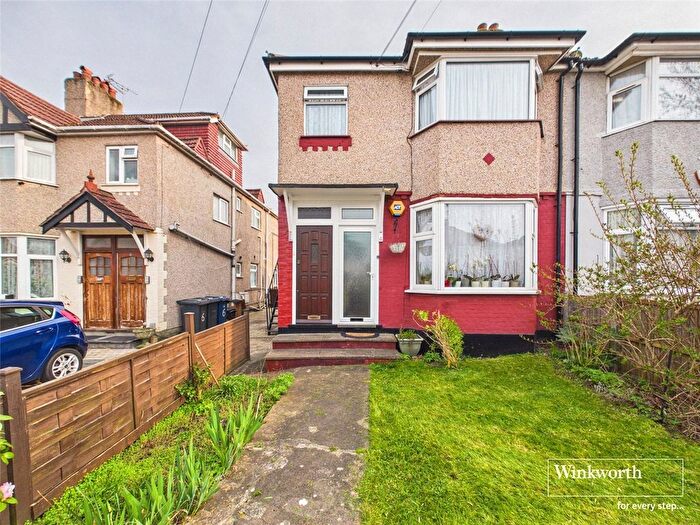 1 Bedroom Maisonette For Sale In Woodfield Avenue, London, NW9