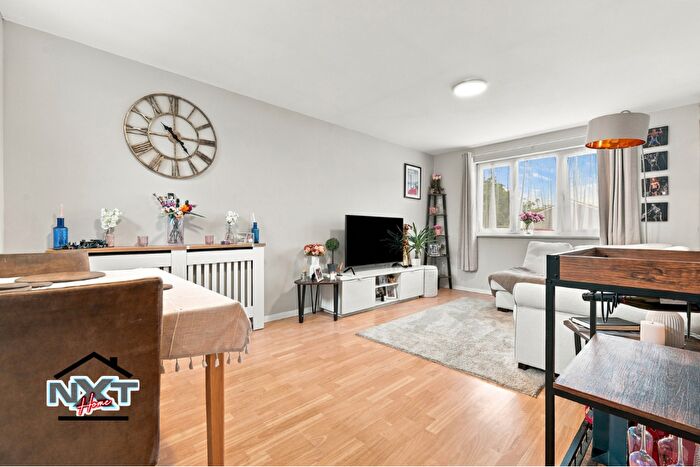 1 Bedroom Flat For Sale In Howard Close, Waltham Abbey, Essex, EN9