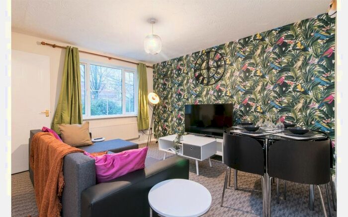 3 Bedroom Flat To Rent In Perchfoot Close, Coventry CV1