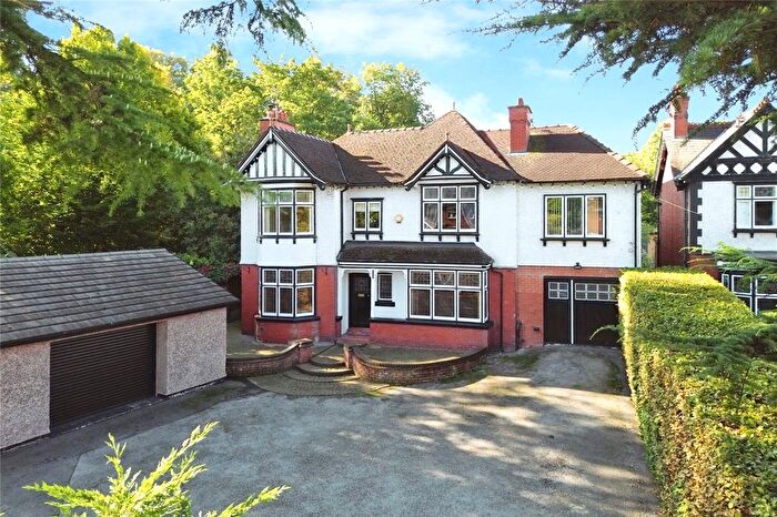 6 Bedroom Detached House For Sale In Chester Road, Middlewich, Cheshire, CW10