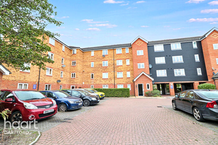 1 Bedroom Apartment To Rent In Dunlop Close, Dartford, DA1