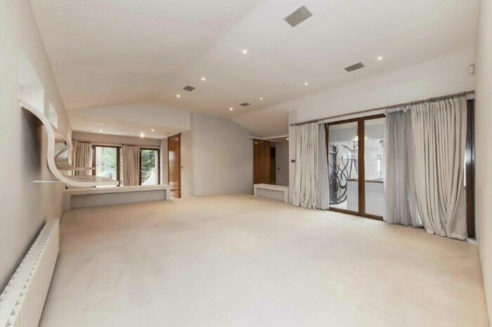 4 Bedroom Flat To Rent In Ryders Terrace, St John's Wood, NW8