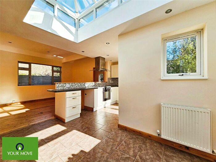 2 Bedroom Bungalow For Sale In Crescent Road, Ramsgate, Kent, CT11