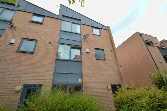 3 Bedroom House To Rent In Betsham Street, Hulme, Manchester, M15