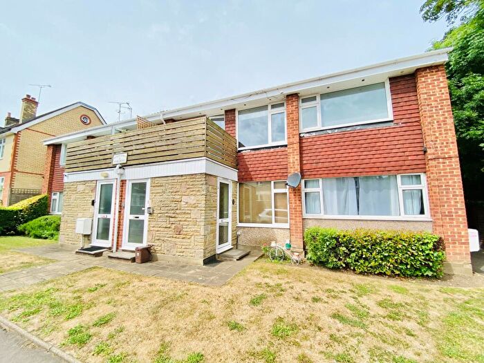 2 Bedroom Flat For Sale In Maycot Lodge, New Barnet, EN4