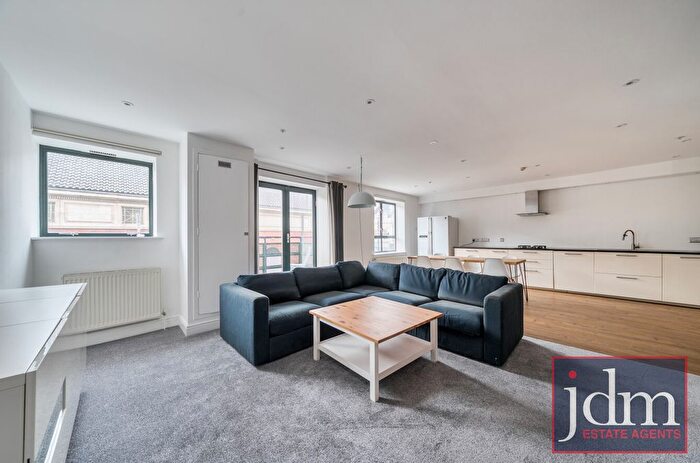 2 Bedroom Flat To Rent In Vista Apartments, Woodland Crescent, London, SE10