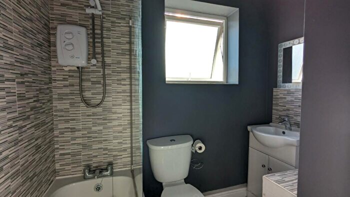 2 Bedroom End Of Terrace House For Sale In Cambridge Street, Stalybridge, SK15