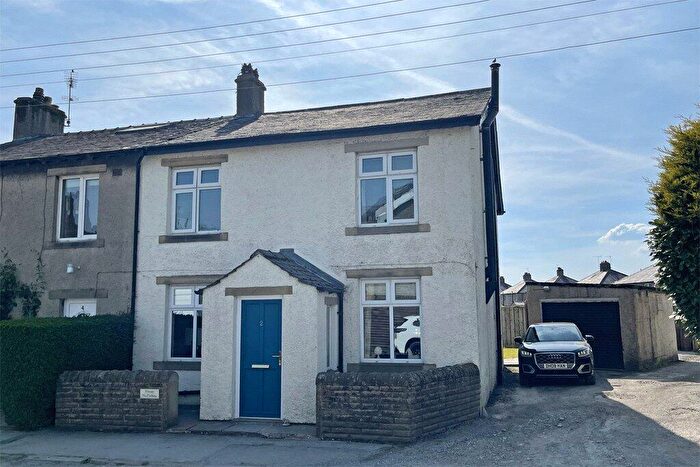 4 Bedroom Semi-Detached House For Sale In Brook Street, Hellifield, BD23