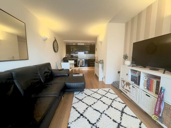 2 Bedroom Apartment To Rent In Whitehall Waterfront, Leeds City Centre, LS1