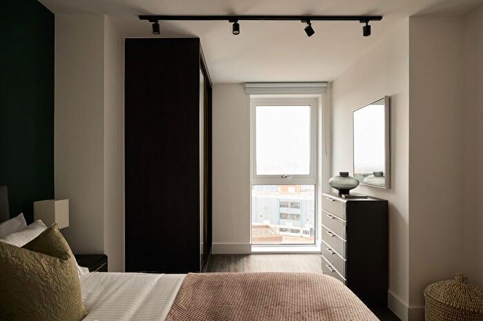 2 Bedroom Flat To Rent In Flat, Mitre Yard, - Scrubs Lane, London, NW10