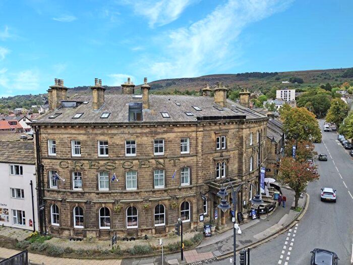 2 Bedroom Apartment For Sale In The Crescent Apartment, Crescent Court, Ilkley, LS29