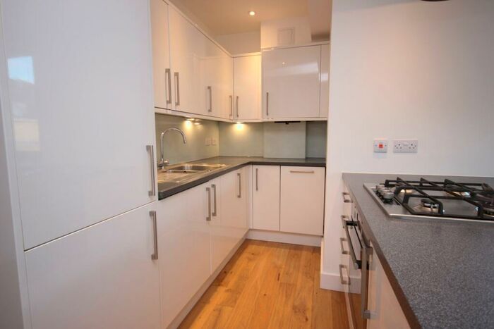 1 Bedroom Apartment To Rent In Cornerhall, Hemel Hempstead, Hertfordshire, HP3