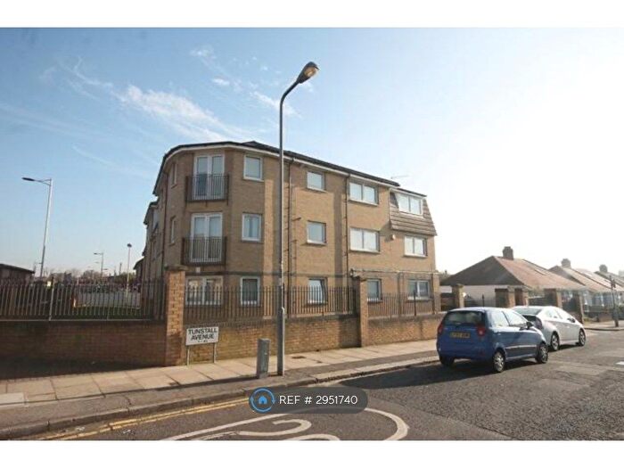 1 Bedroom Flat To Rent In New North Road, Ilford, IG6