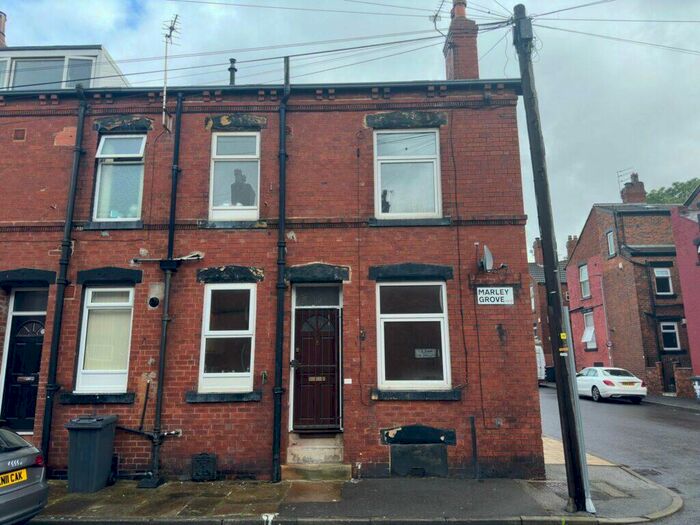 2 Bedroom End Of Terrace House To Rent In Marley Grove, Beeston, Leeds, LS11