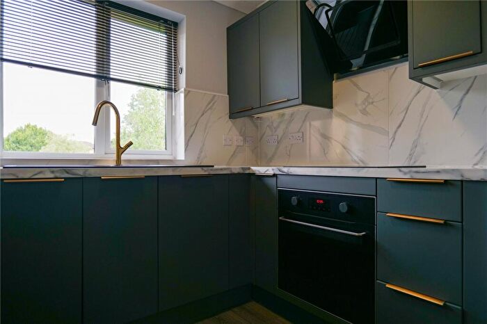 1 Bedroom Apartment To Rent In St. Pauls Court, Reading, Berkshire, RG1