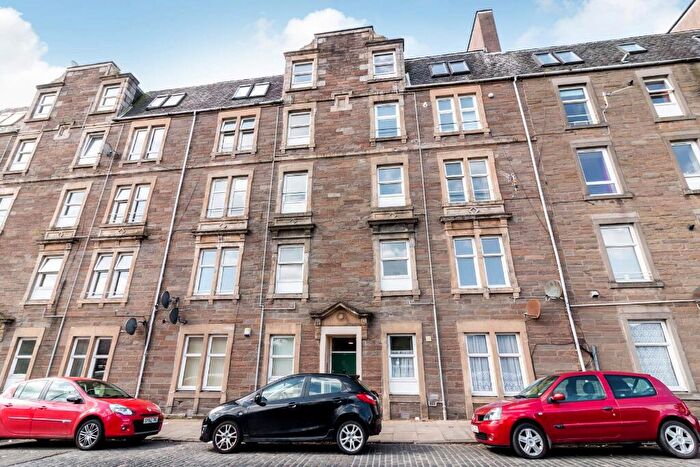 2 Bedroom Flat To Rent In Peddie Street, Dundee, DD1