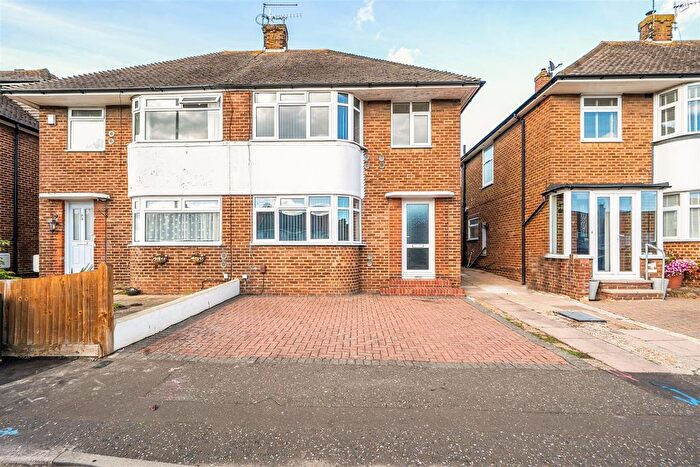 3 Bedroom Semi-Detached House For Sale In Old Shoreham Road, Southwick, BN42