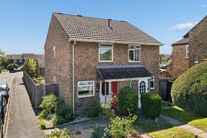 2 Bedroom Semi-detached House For Sale In Leas Drive, Iver, SL0