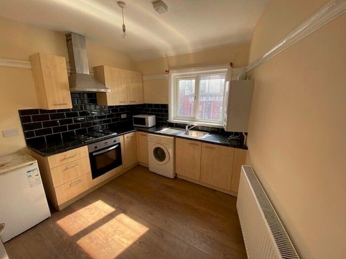 2 Bedroom Flat To Rent In Flat, Sheffield Road, Barnsley, S70