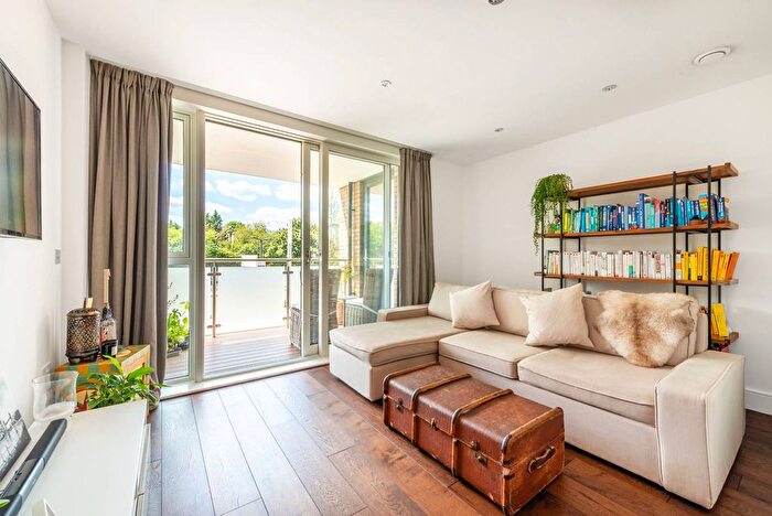 1 Bedroom Flat To Rent In Levett Square, Kew, TW9