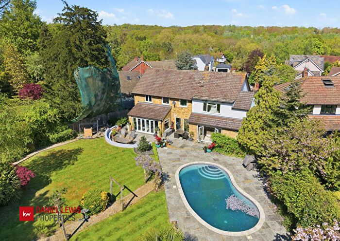 4 Bedroom Detached House For Sale In Ripley View, Loughton, IG10