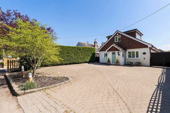 4 Bedroom Detached House For Sale In How Green Lane, Hever, Edenbridge, TN8
