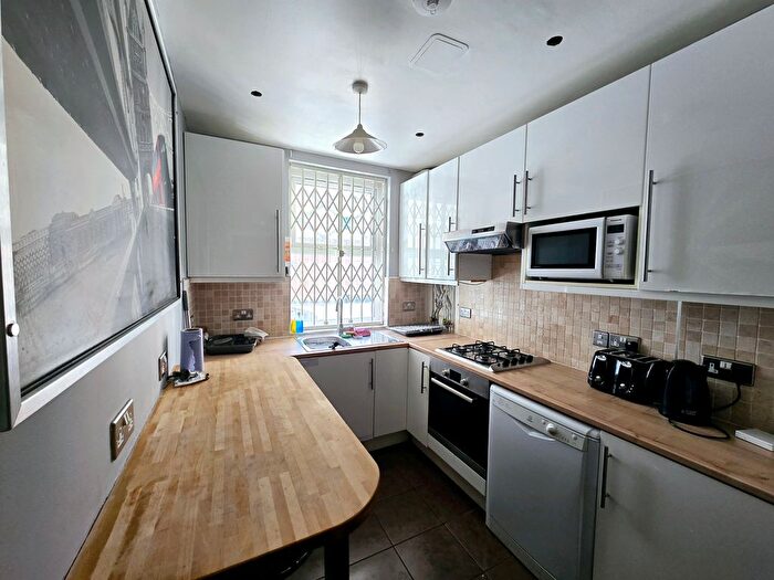 3 Bedroom Flat To Rent In The Grange, Bermondsey, SE1