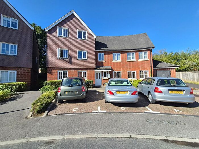 2 Bedroom Flat To Rent In Hindmarch Crescent, Hedge End, SO30